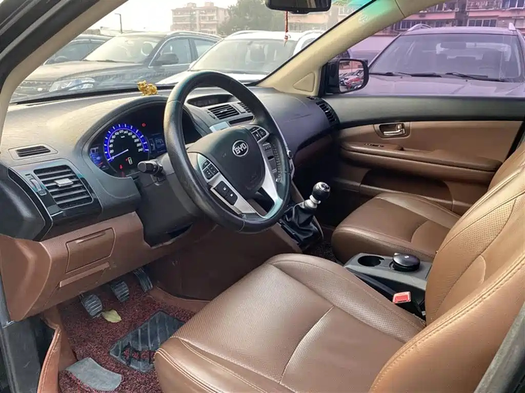 BYD S6 2015