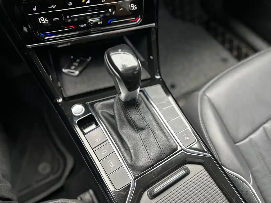 VOLKSWAGEN PASSAT 2022