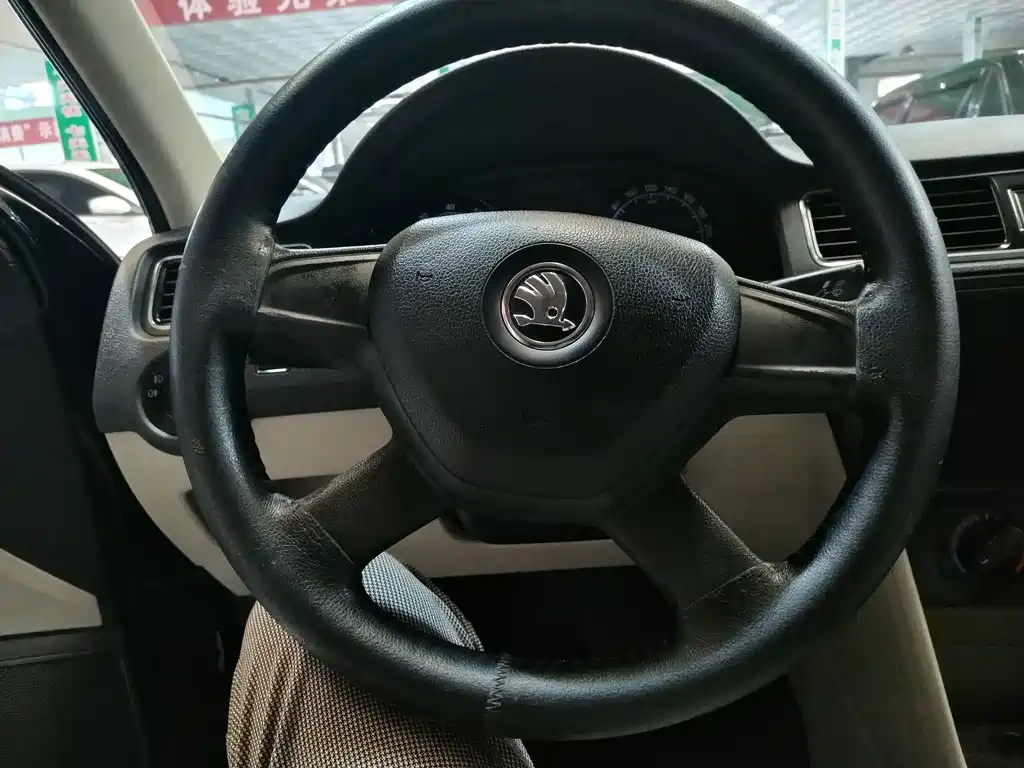 SKODA RAPID 2013