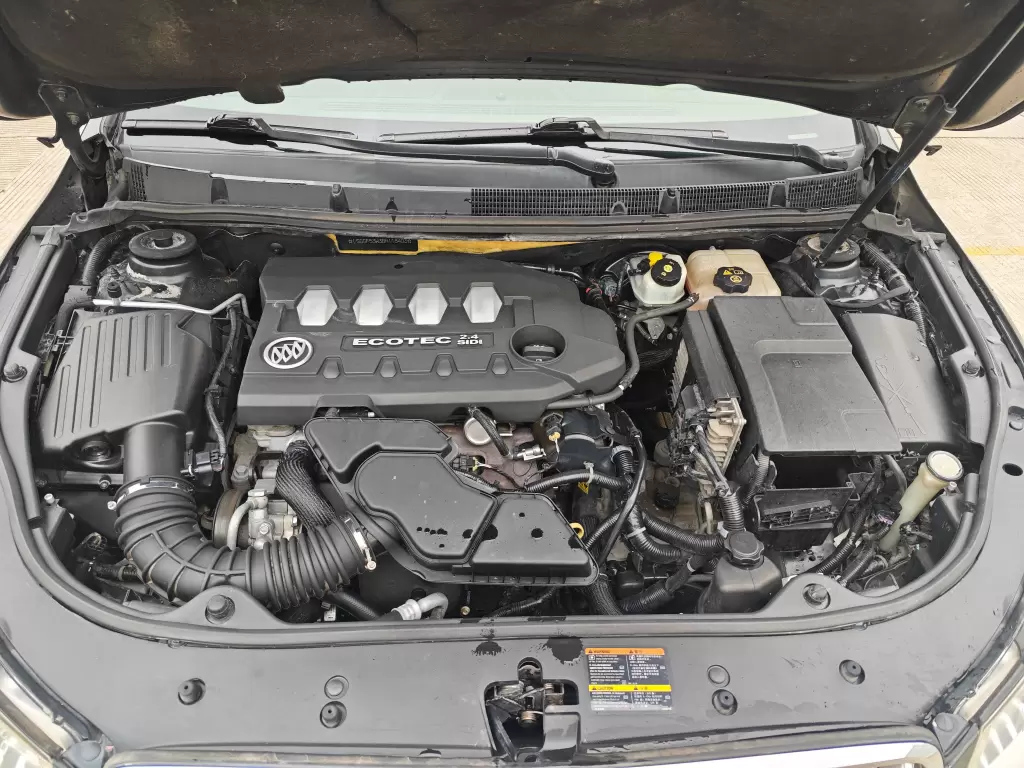 BUICK LACROSSE 2011
