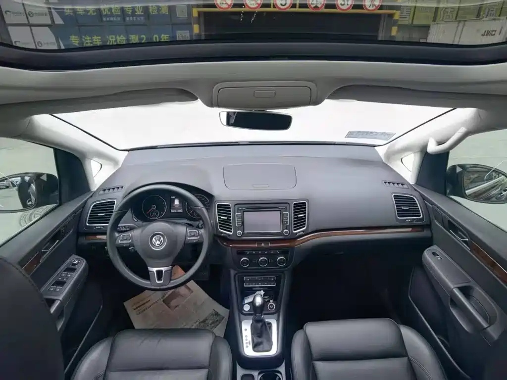 VOLKSWAGEN SHARAN 2014