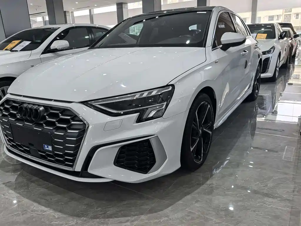 AUDI A3 2021