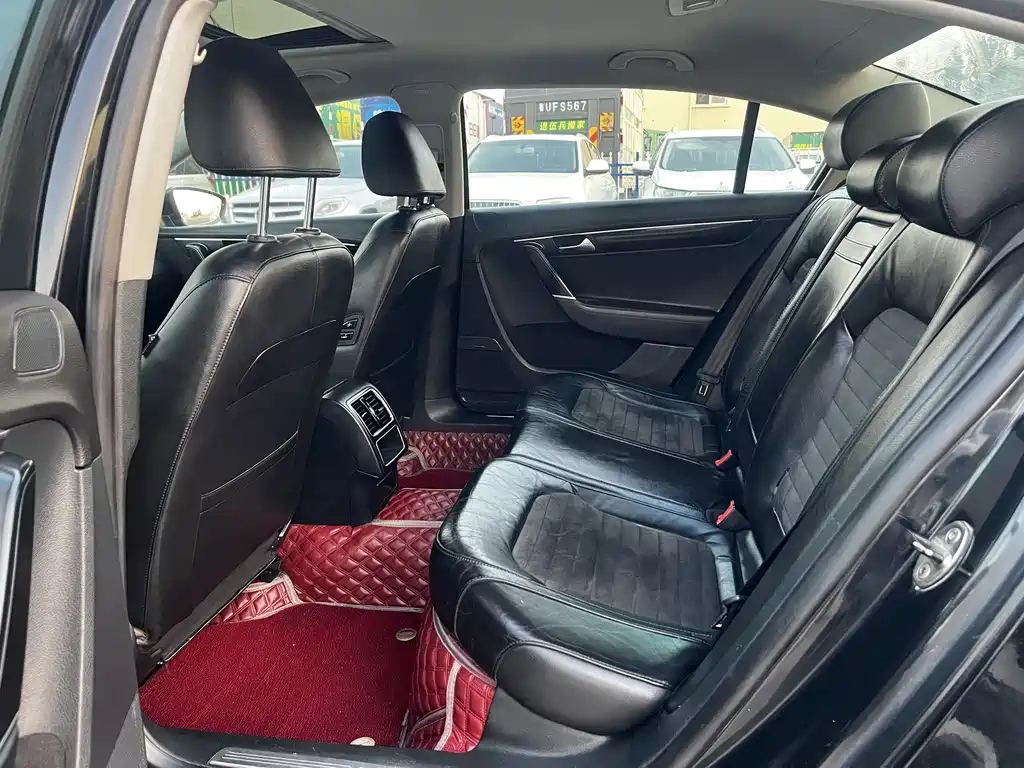 VOLKSWAGEN MAGOTAN 2015