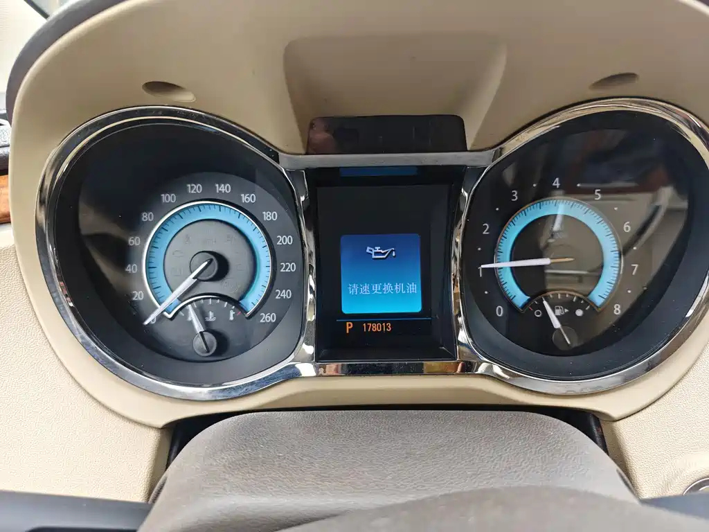 BUICK LACROSSE 2011