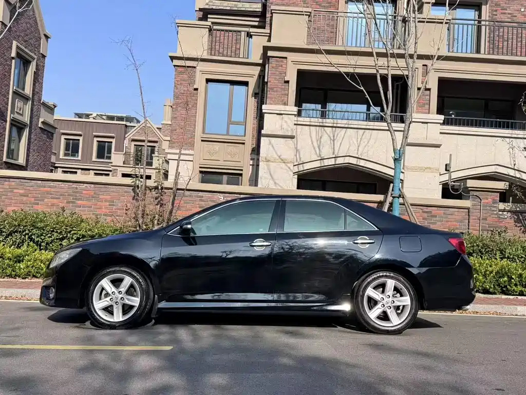 TOYOTA CAMRY 2012