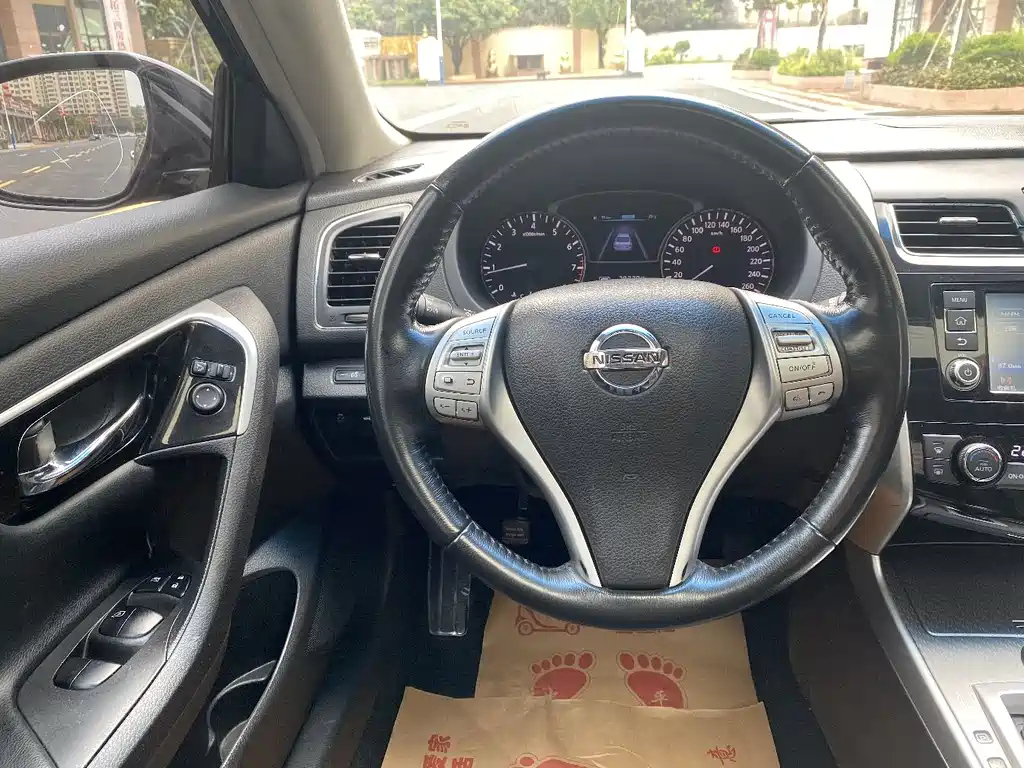 NISSAN TEANA 2018
