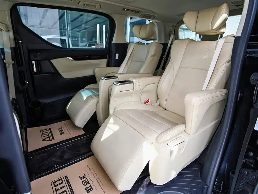 TOYOTA ALPHARD 2018