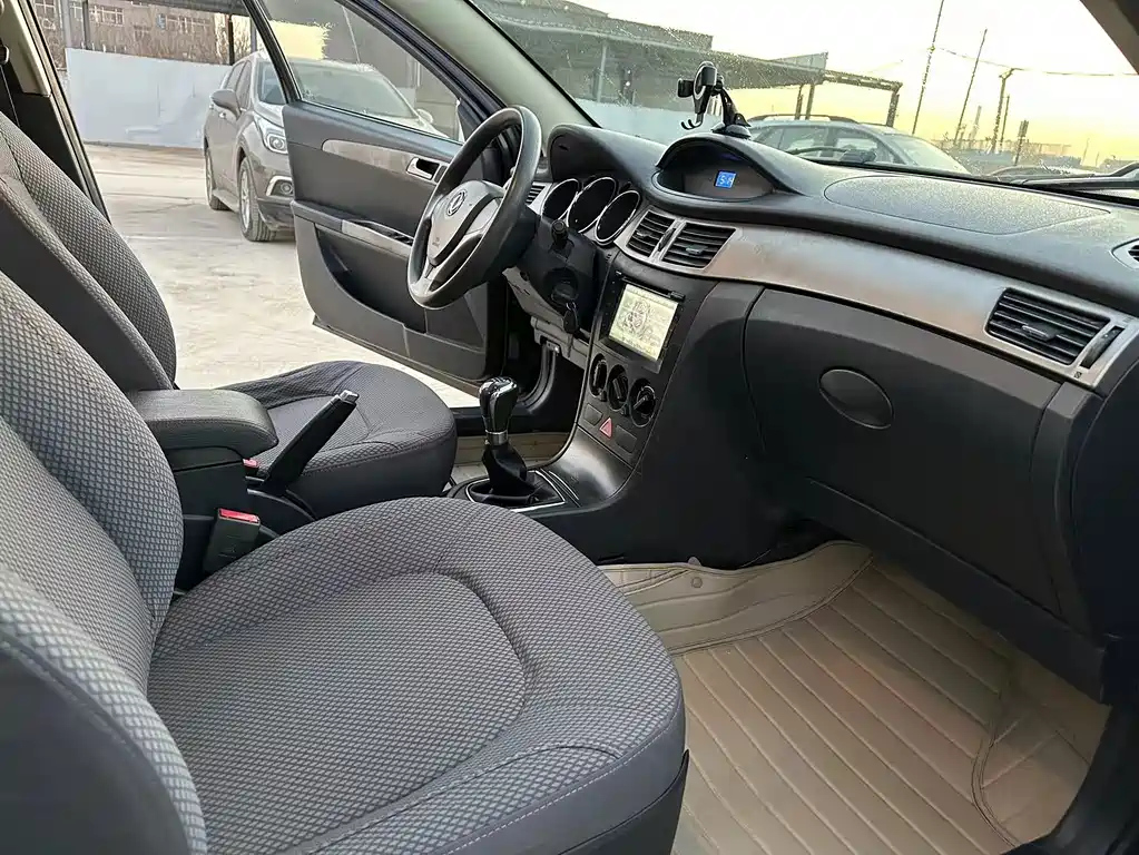 DONGFENG AEOLUS S30 2014