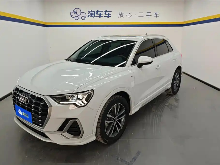 AUDI Q3 2022