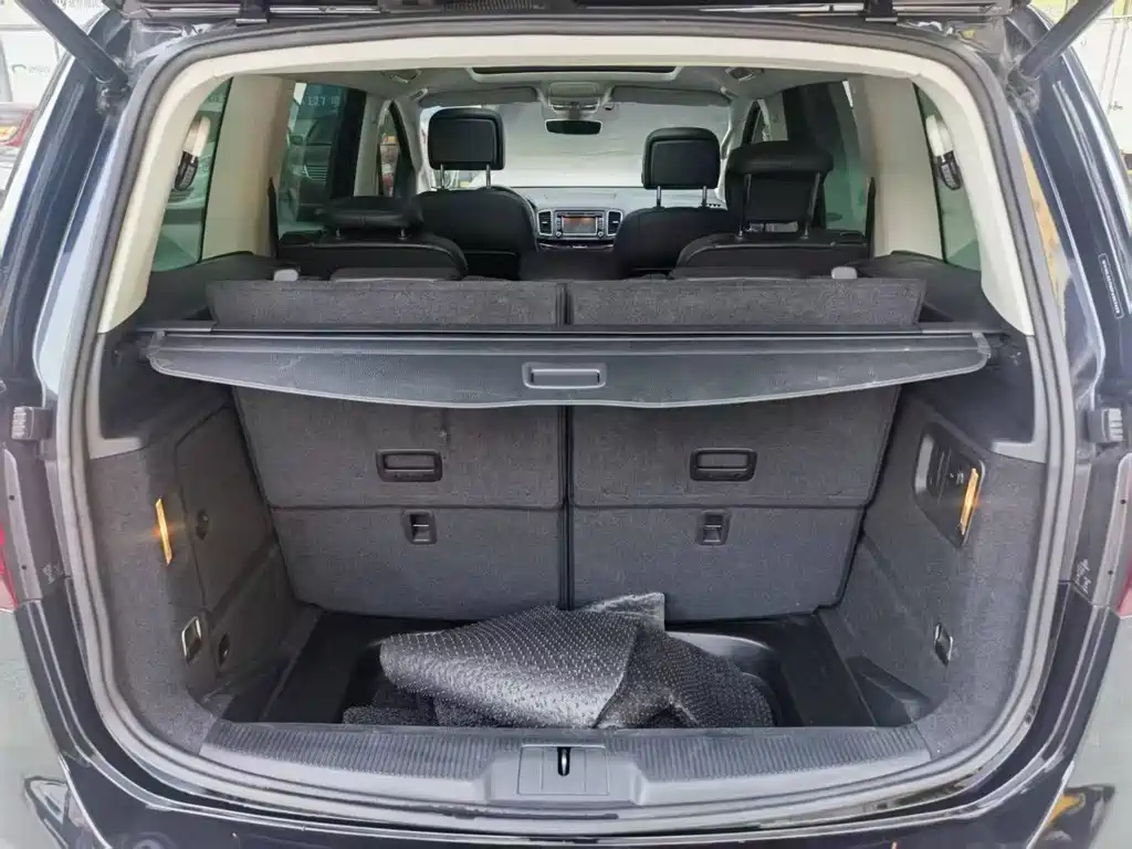 VOLKSWAGEN SHARAN 2014