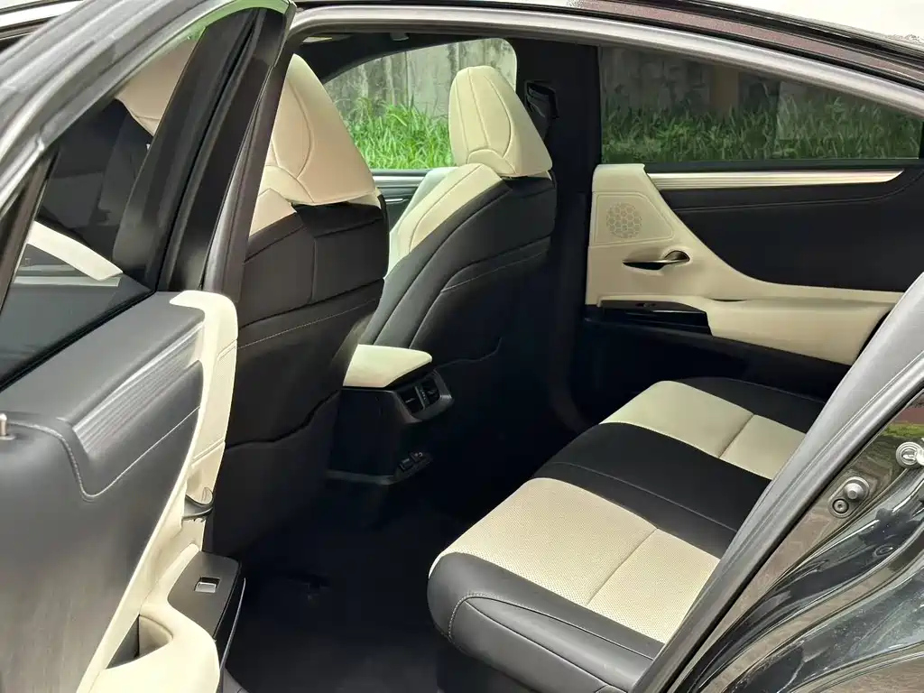 LEXUS ES 2022