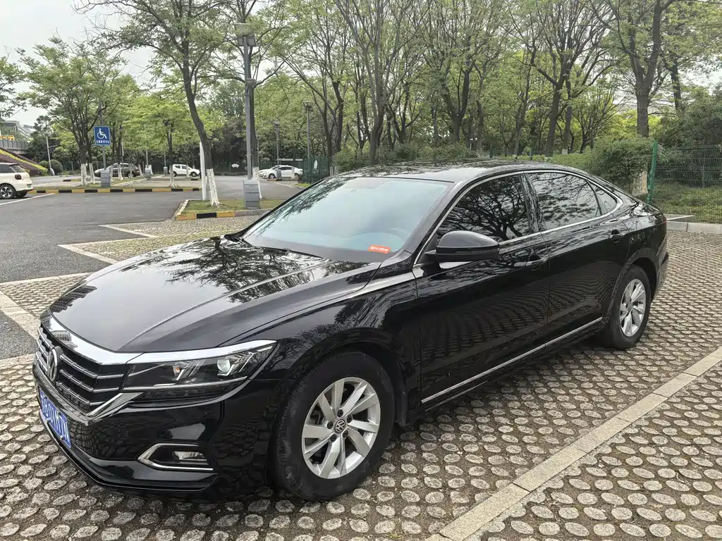 VOLKSWAGEN PASSAT 2019