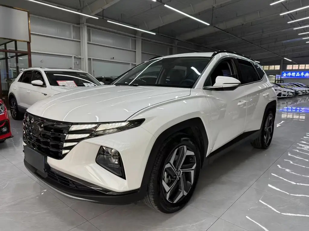 HYUNDAI TUCSON 2023