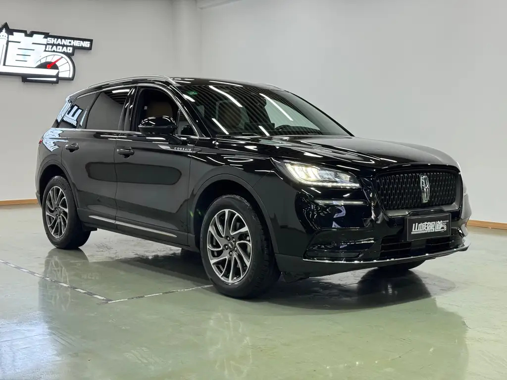 LINCOLN ADVENTURER 2020