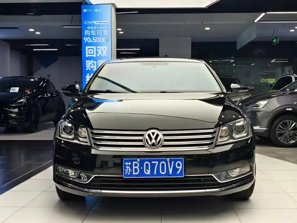 VOLKSWAGEN MAGOTAN 2013