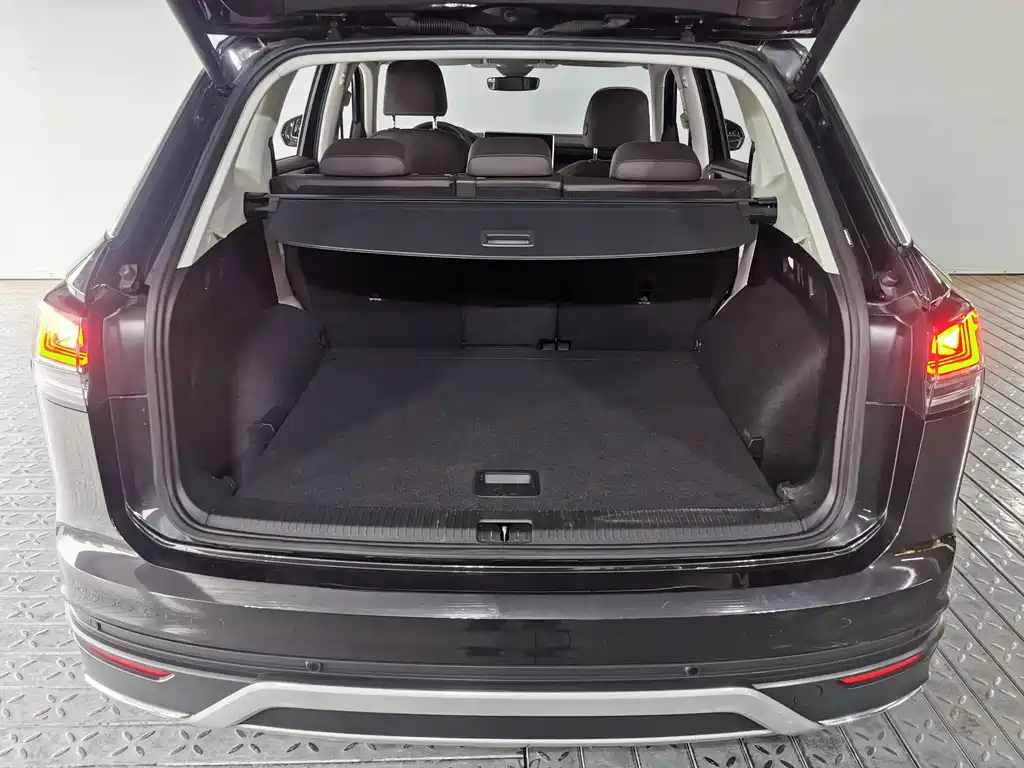 VOLKSWAGEN TAYRON 2023