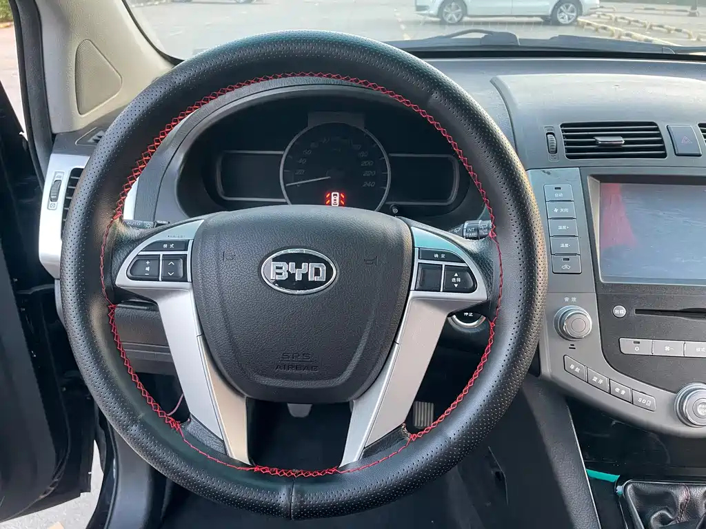 BYD S6 2014