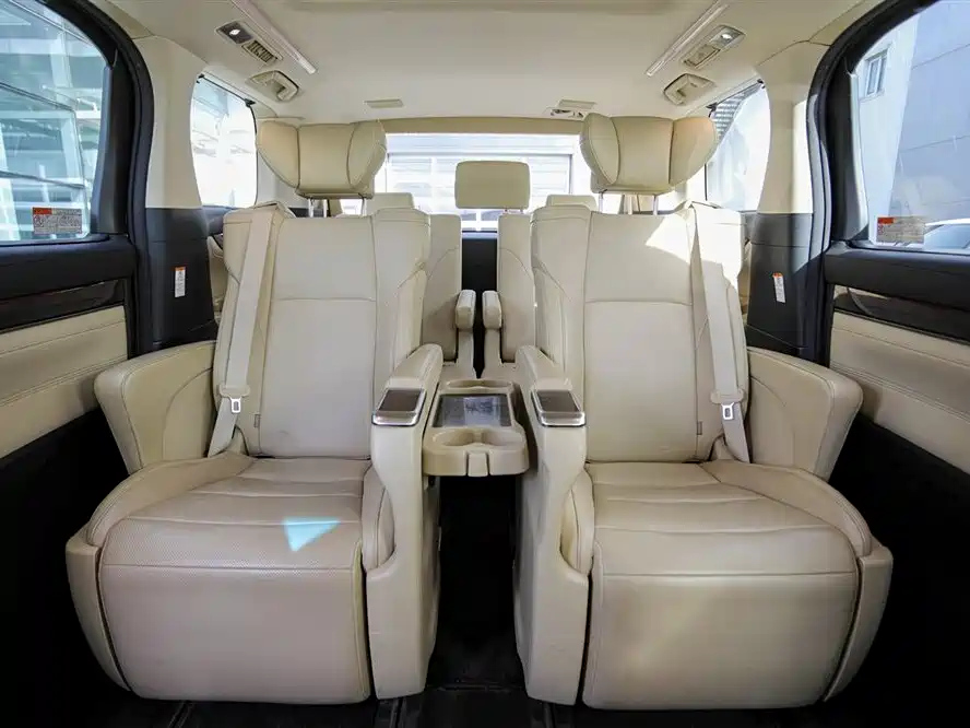TOYOTA ALPHARD 2018