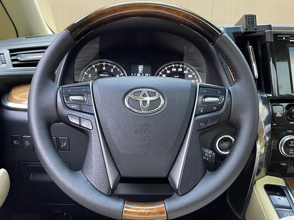TOYOTA ALPHARD 2018