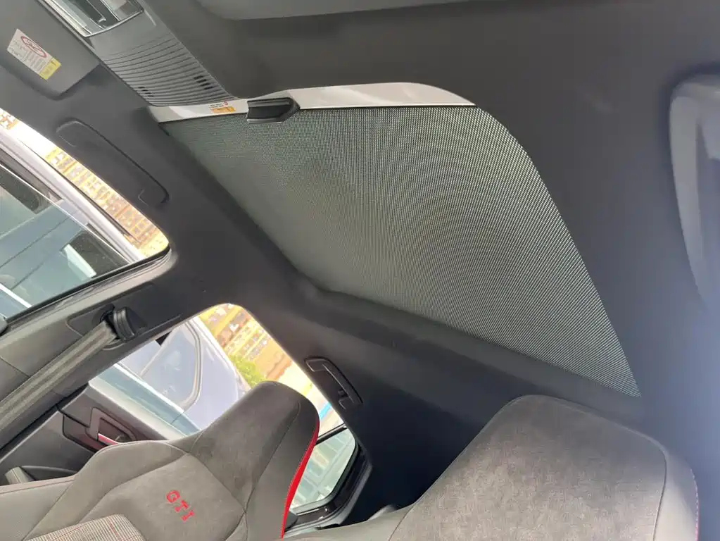 VOLKSWAGEN GOLF GTI 2023