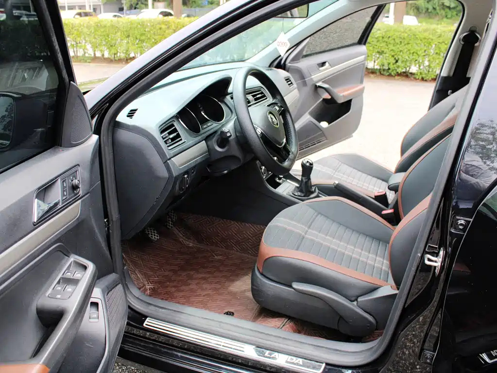 VOLKSWAGEN LAVIDA 2019