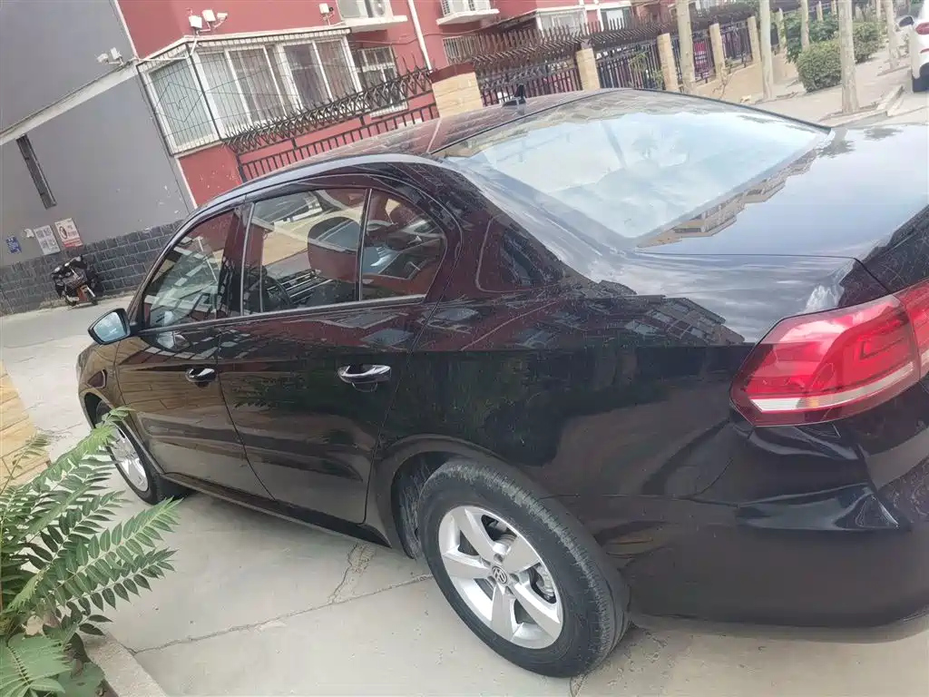 VOLKSWAGEN LAVIDA 2019