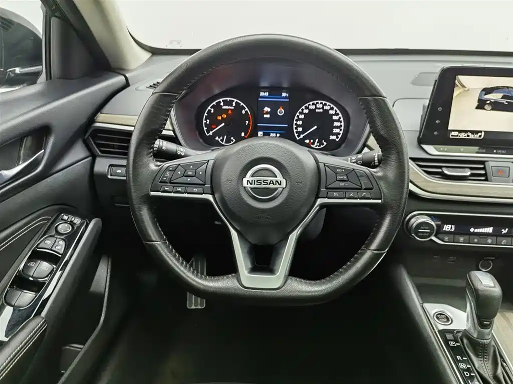 NISSAN TEANA 2021