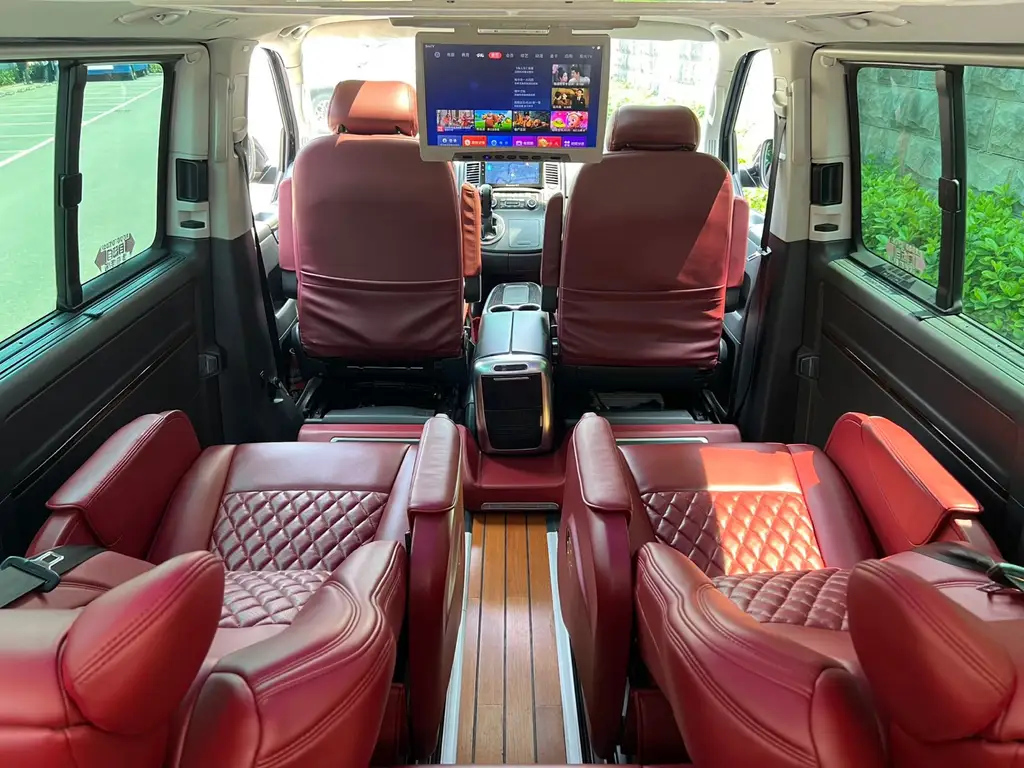 VOLKSWAGEN MULTIVAN 2012