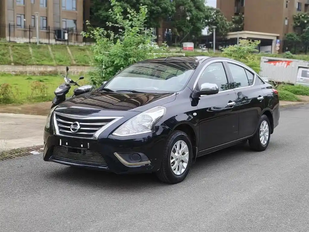 NISSAN SUNNY 2015