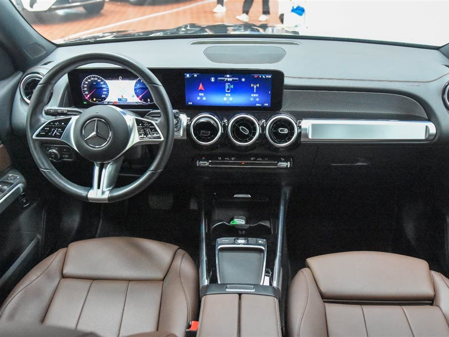 MERCEDES BENZ GLB 2024