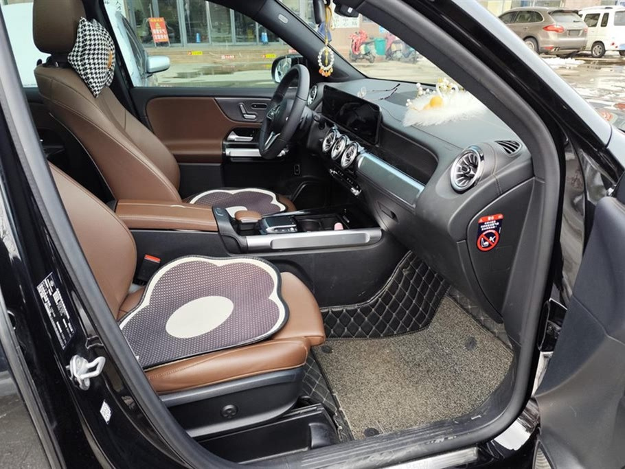 MERCEDES BENZ GLB 2021