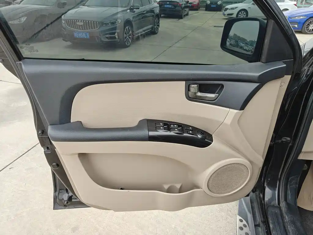 KIA SPORTAGE 2012