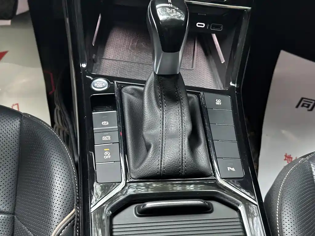 VOLKSWAGEN PASSAT 2021