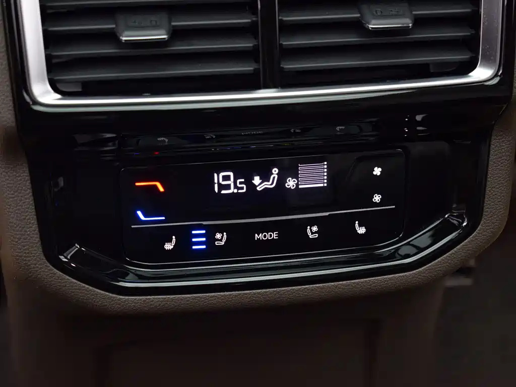 VOLKSWAGEN VILORAN 2024