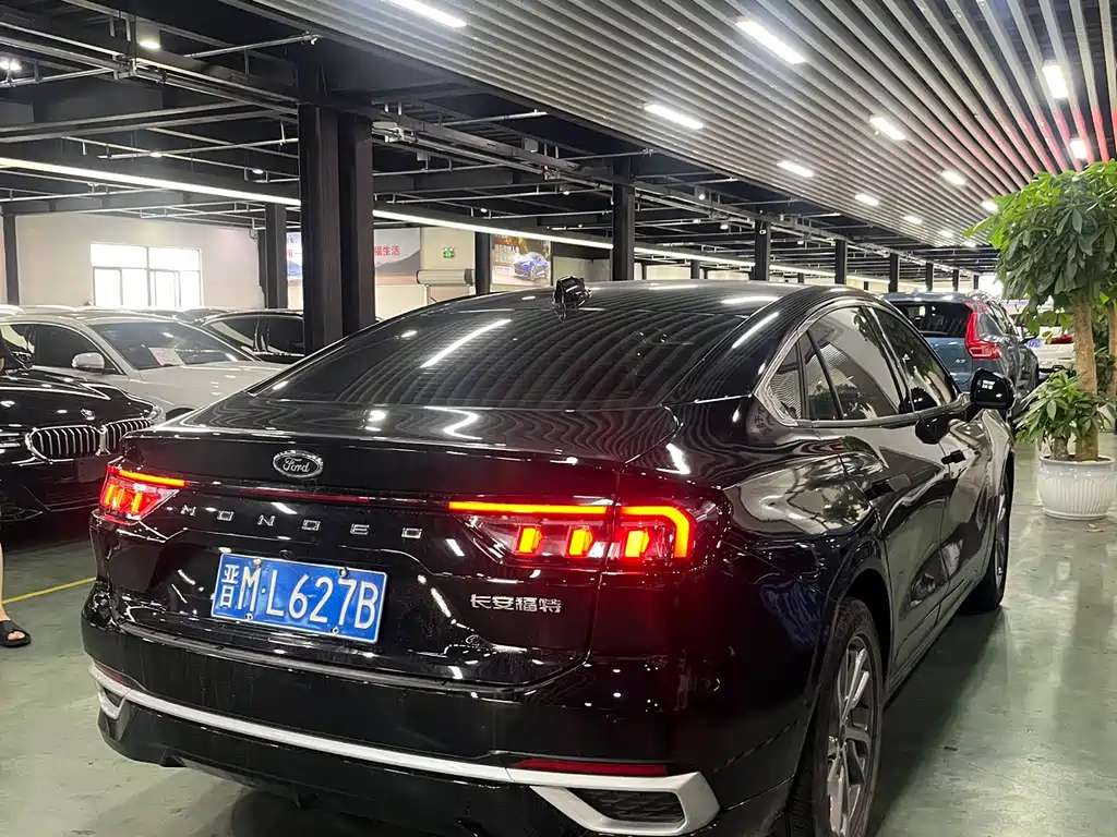 FORD MONDEO 2023