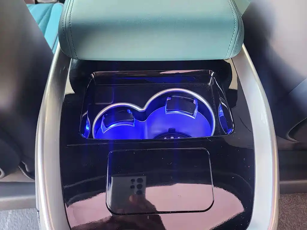 FORD TOUREO 2024
