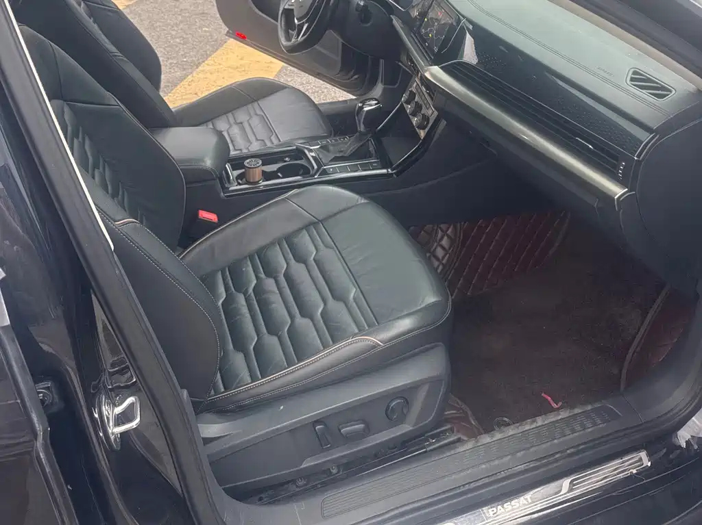 VOLKSWAGEN PASSAT 2019