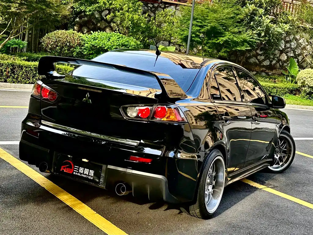 MITSUBISHI LANCER EX 2011