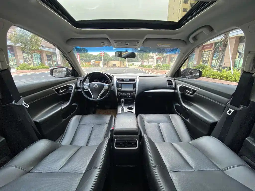 NISSAN TEANA 2018