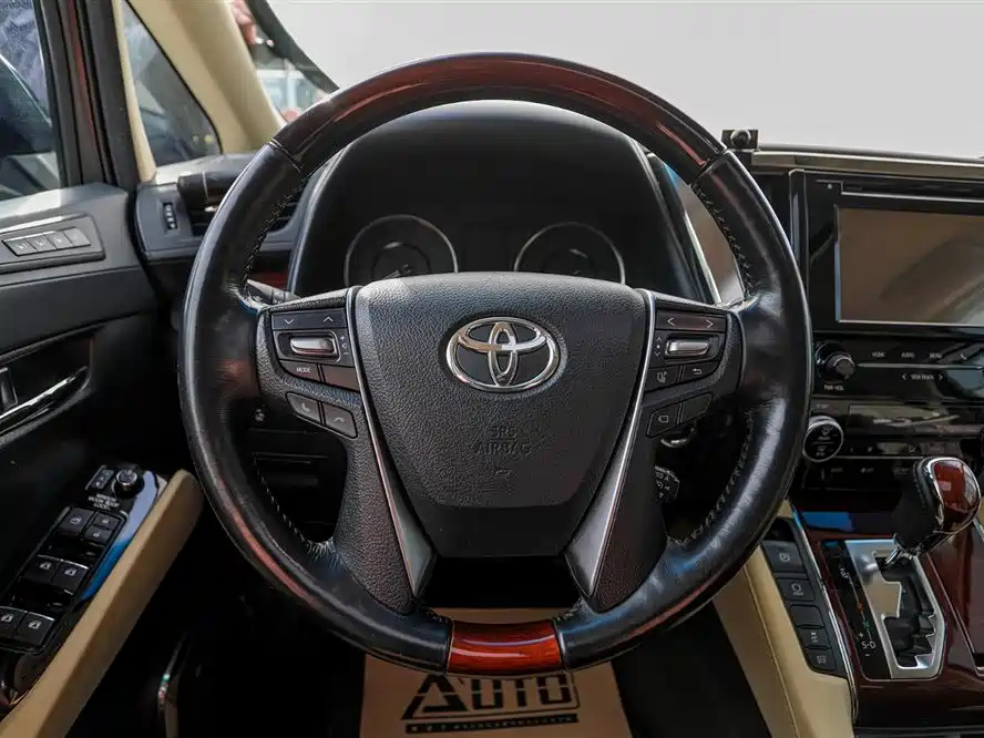 TOYOTA ALPHARD 2018