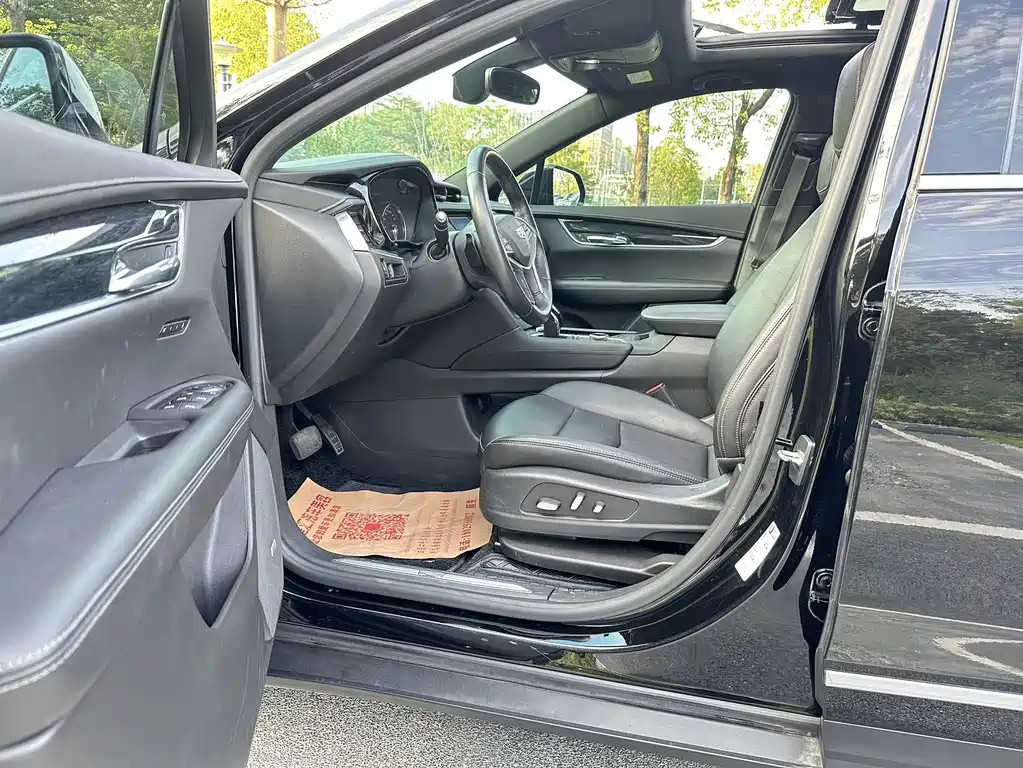 CADILLAC XT5 2021