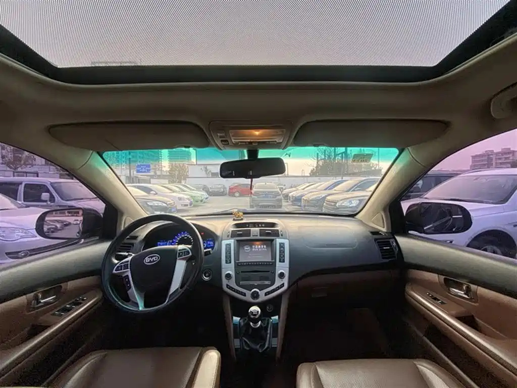 BYD S6 2015