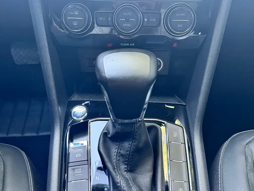 VOLKSWAGEN TIGUAN L 2018
