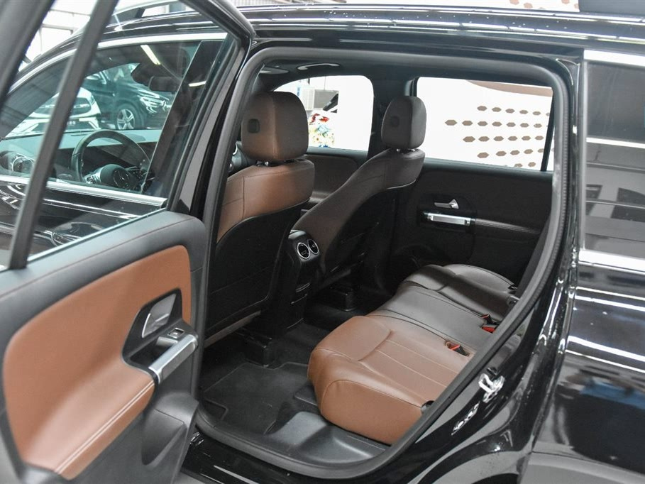 MERCEDES BENZ GLB 2024