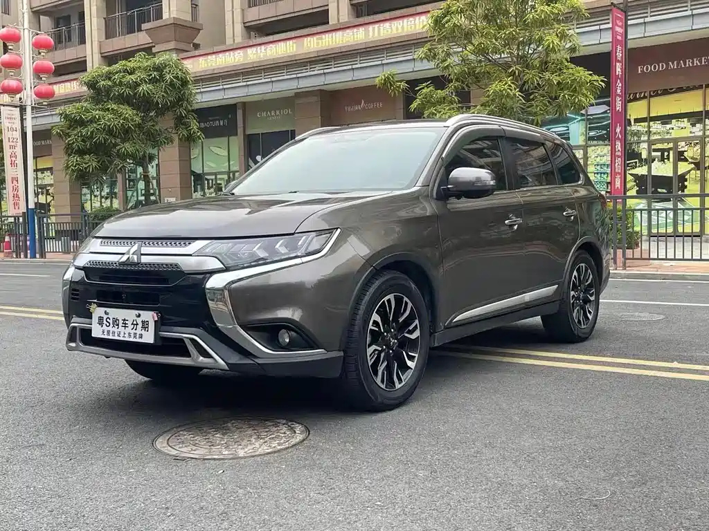 MITSUBISHI OUTLANDER 2019