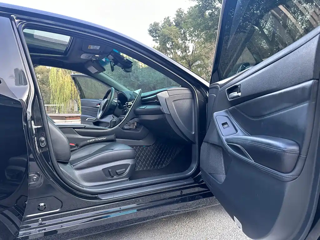 TOYOTA AVALON 2020