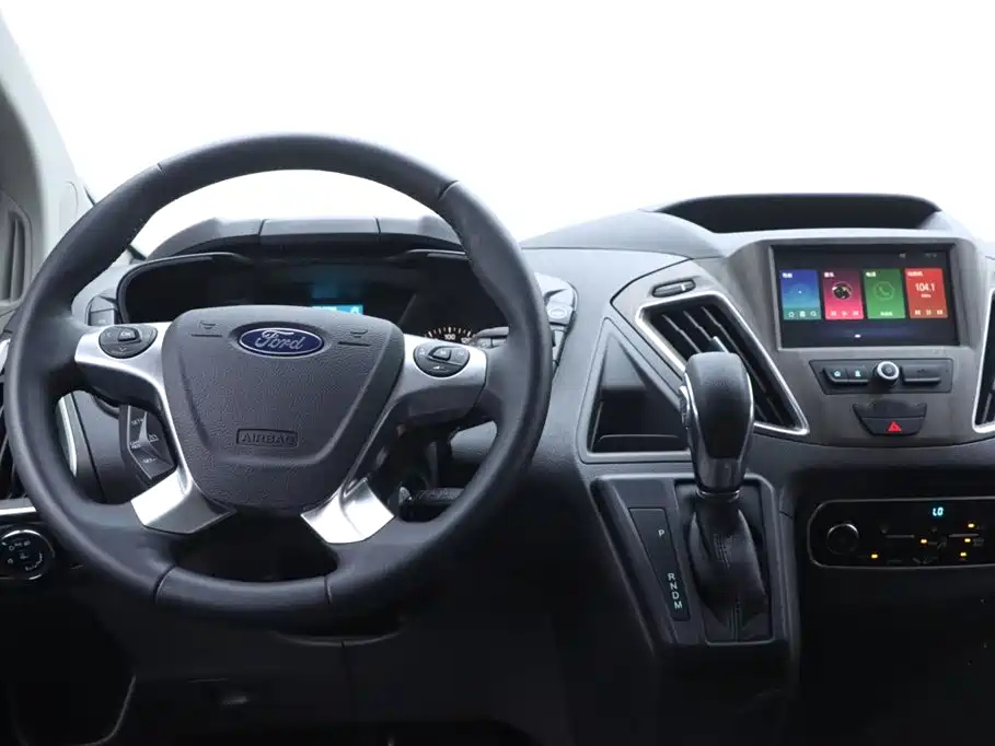 FORD TOUREO 2022