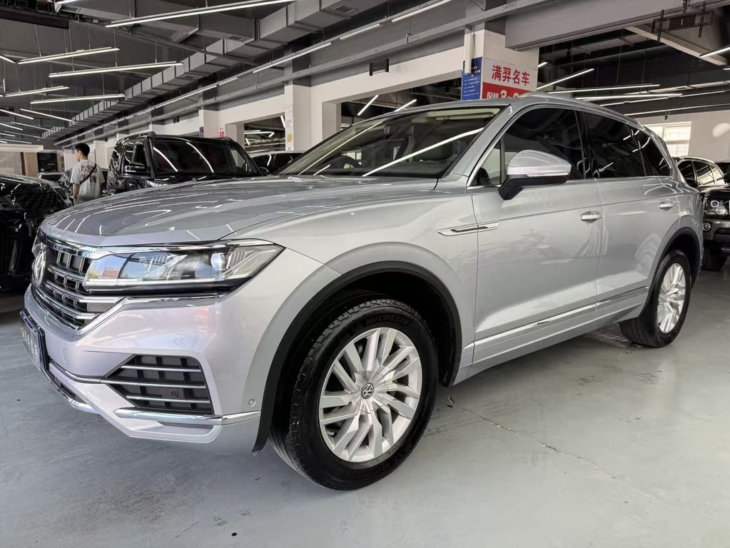 VOLKSWAGEN TOUAREG 2019