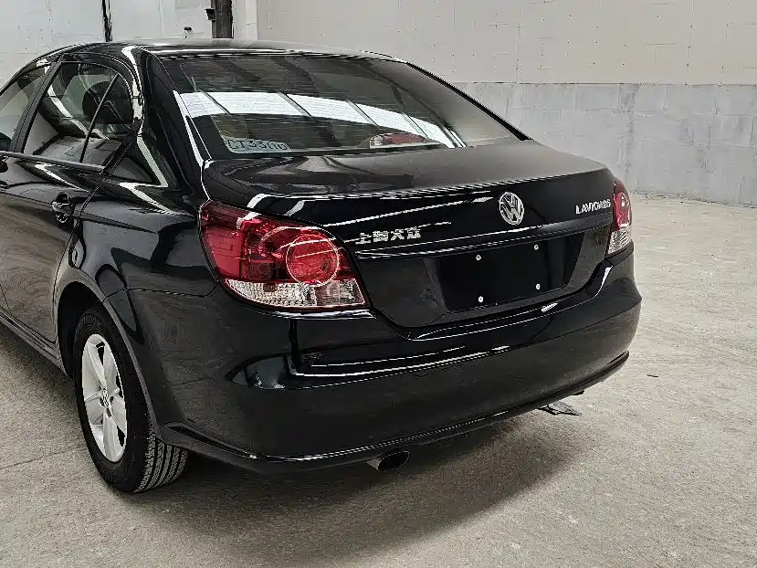 VOLKSWAGEN LAVIDA 2012