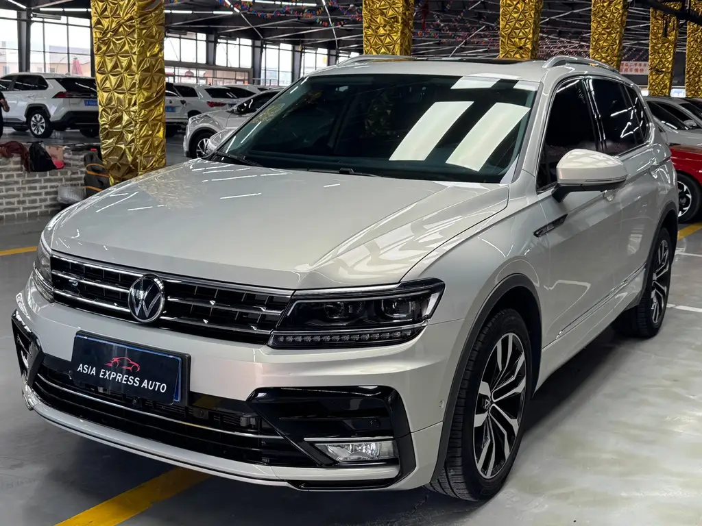 VOLKSWAGEN TIGUAN L 2021